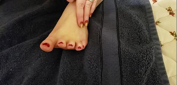  Painting Pretty Little Toes